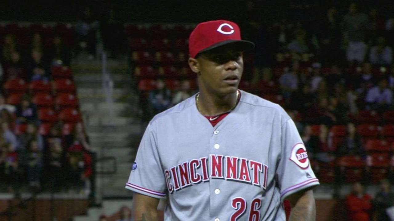 Iglesias escapes a jam