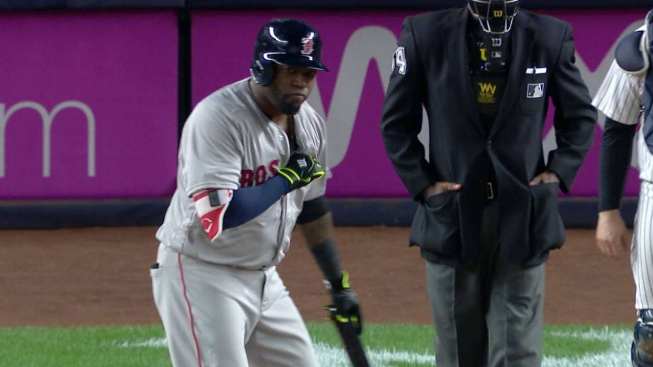 Yankees fans salute Ortiz