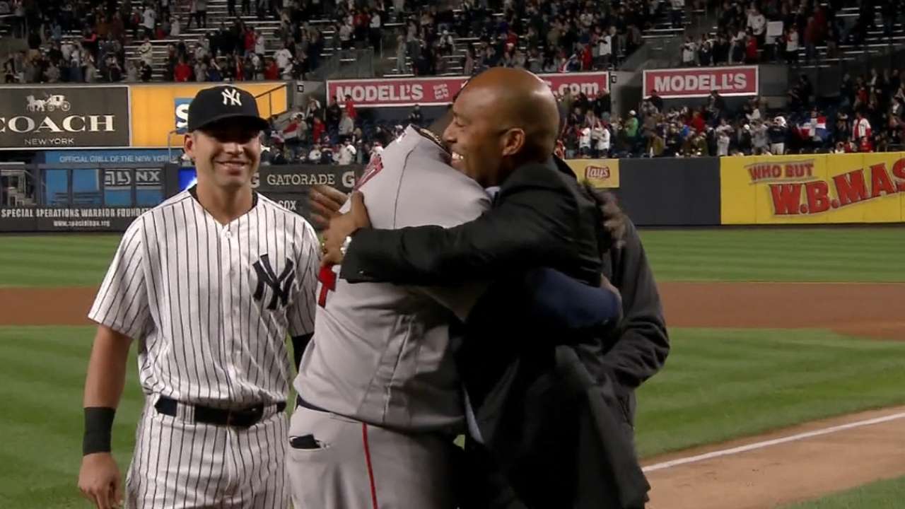 Ortiz honored at Yankee Stadium
