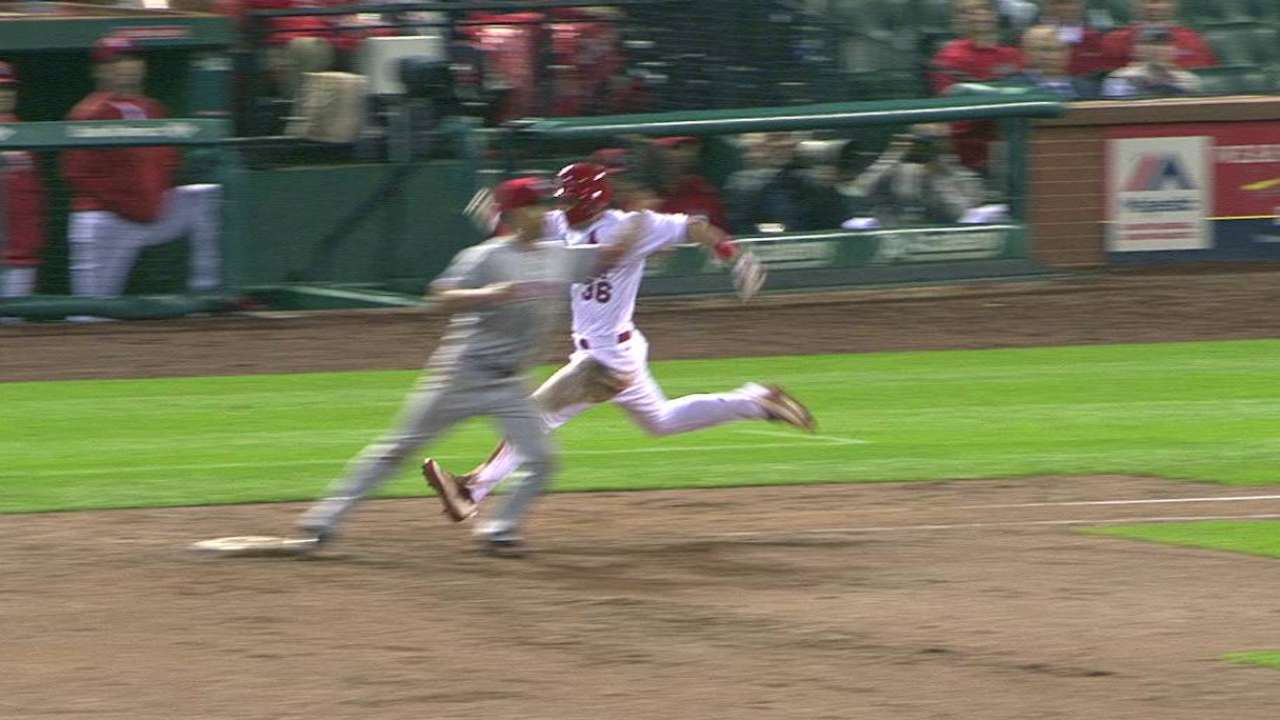 Suarez robs Diaz