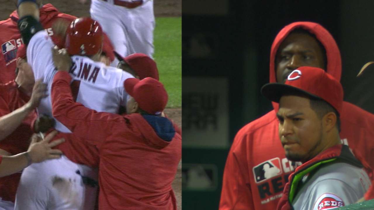 Must C: Cardinals win wild one