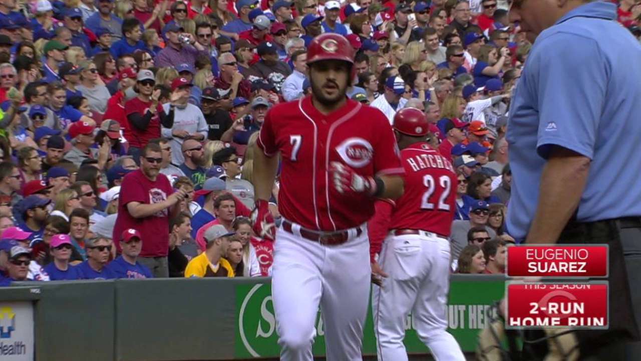 Suarez, Votto lead Reds' offense past Cubs