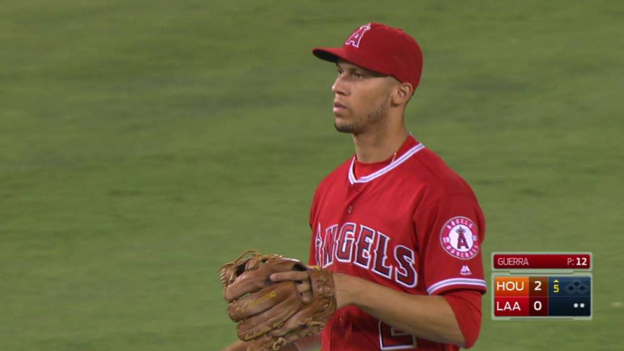 Simmons' jumping catch