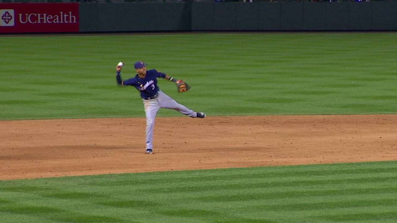 Arcia shows off reflexes