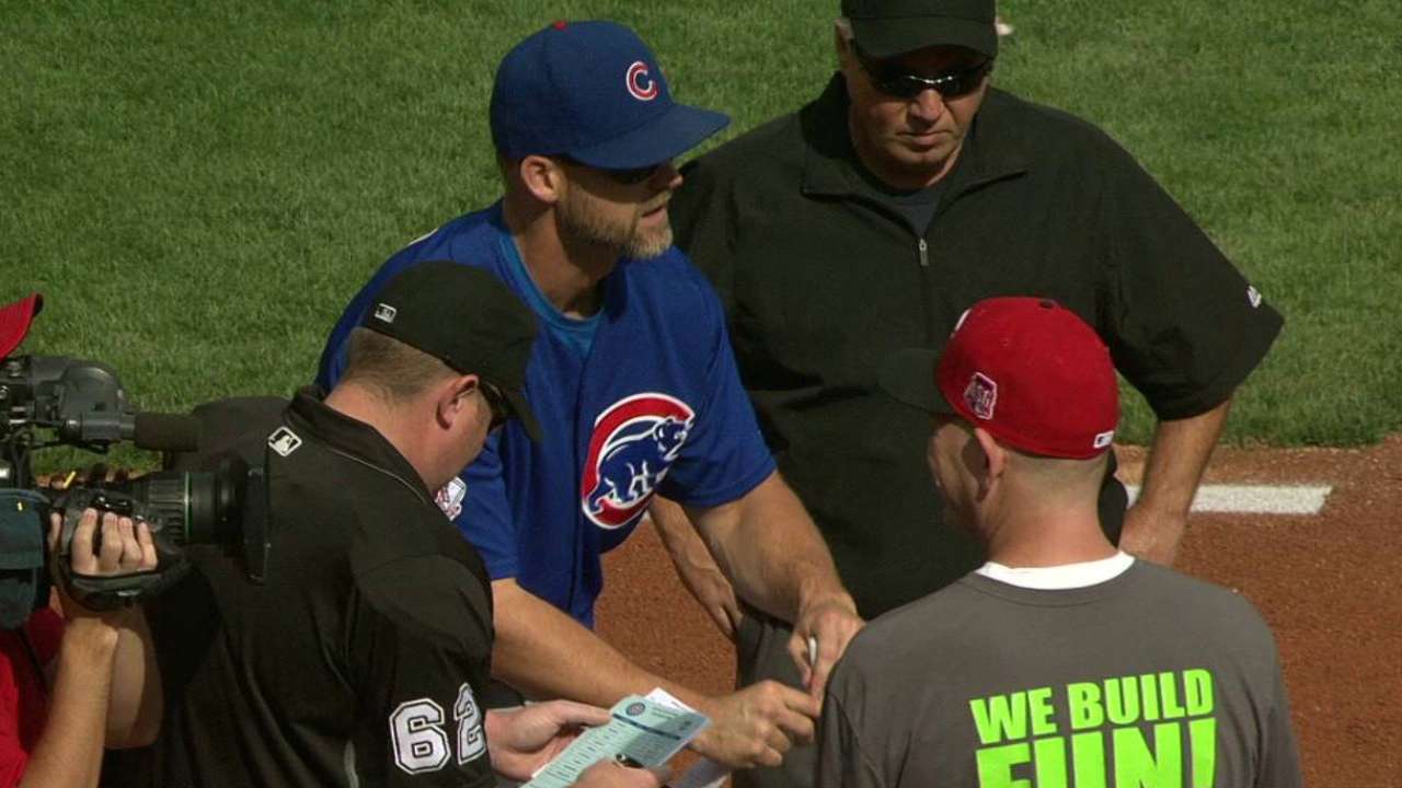 Ross brings out lineup card