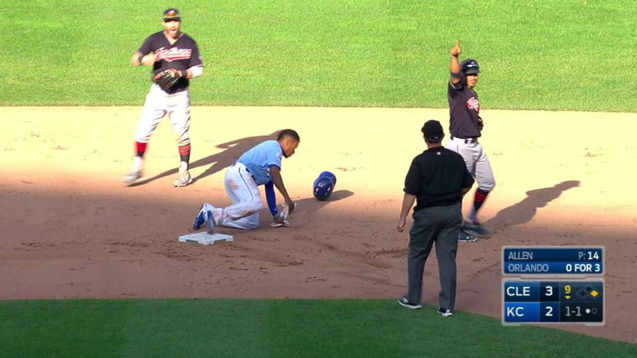 Perez catches Gore stealing