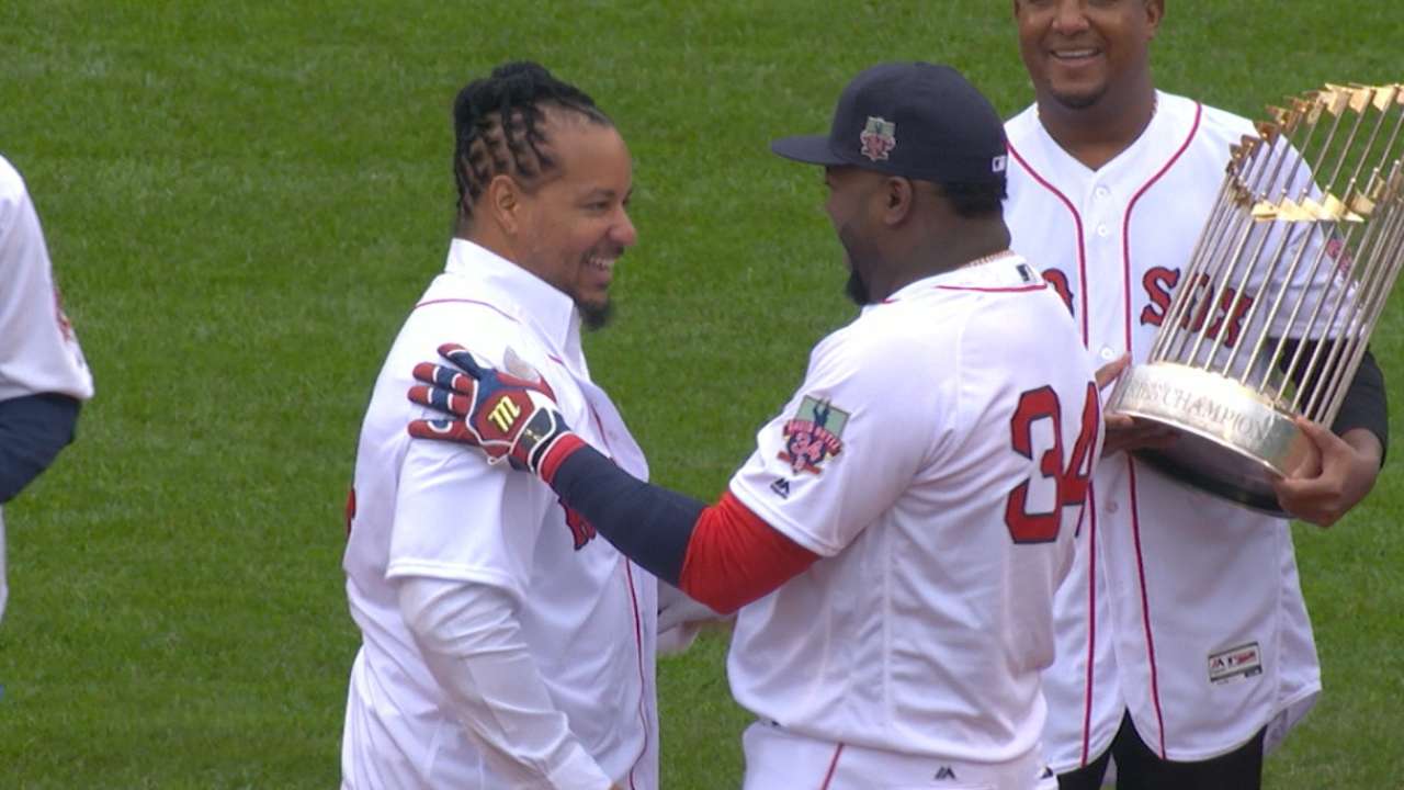 Papi, Manny share handshake