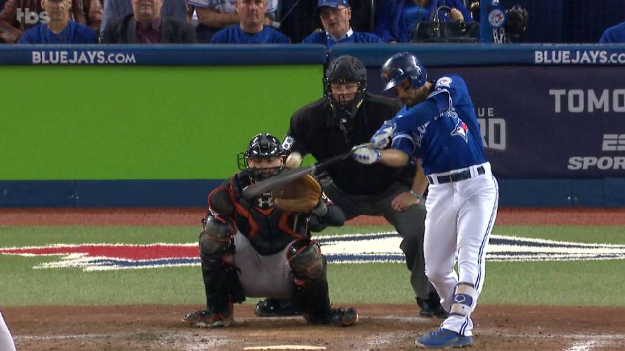 Travis singles in 11th