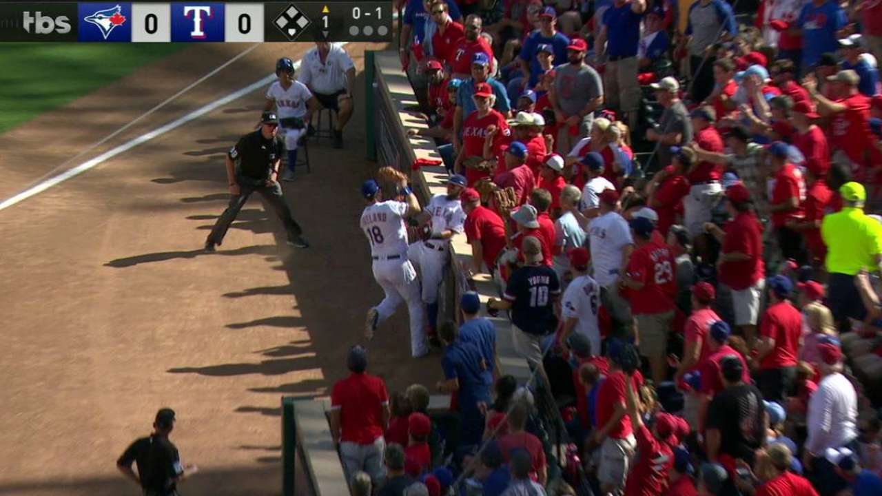Beltre, Moreland earn AL Gold Glove Awards