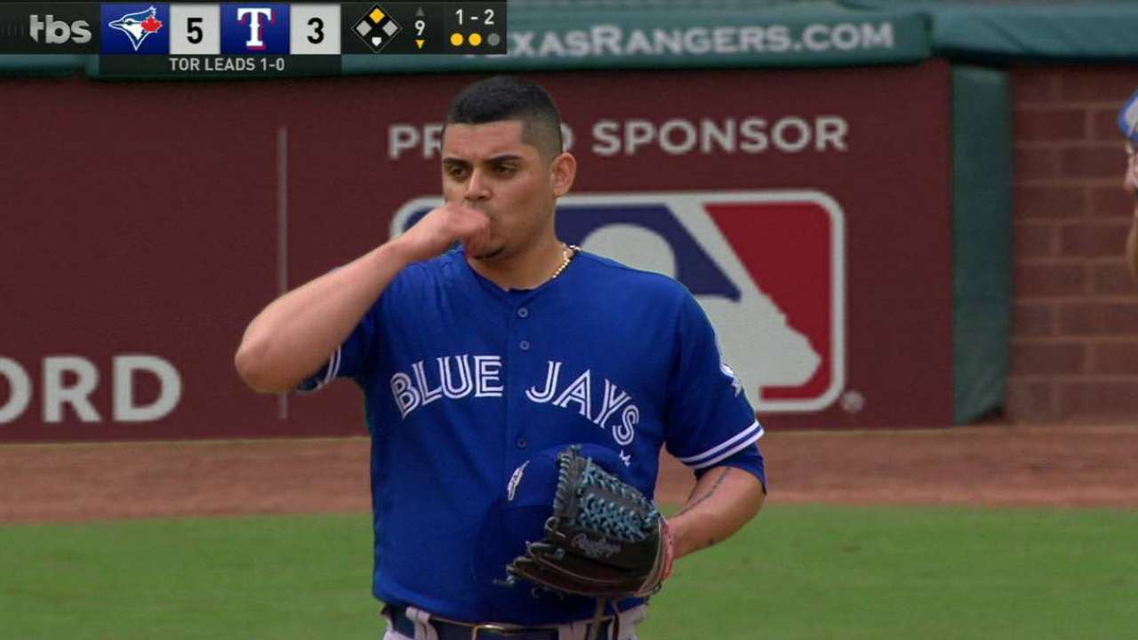 Osuna nails down the save