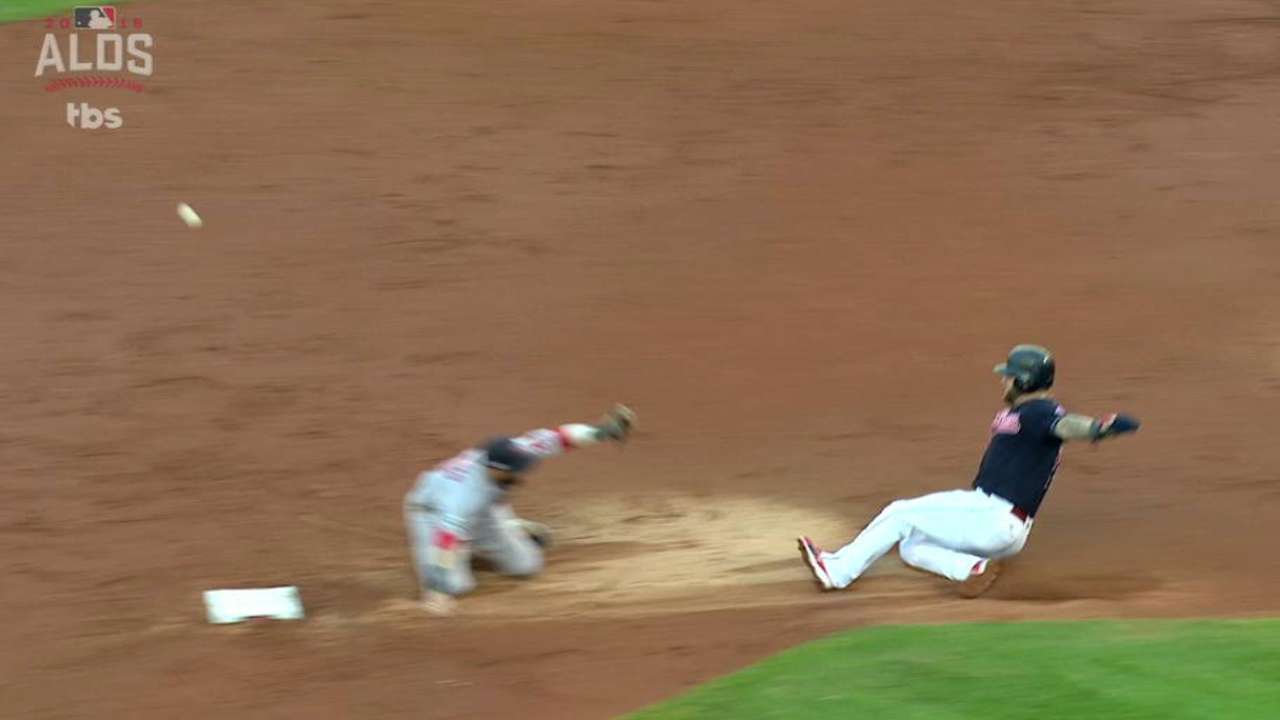 Napoli steals a bag in the 3rd