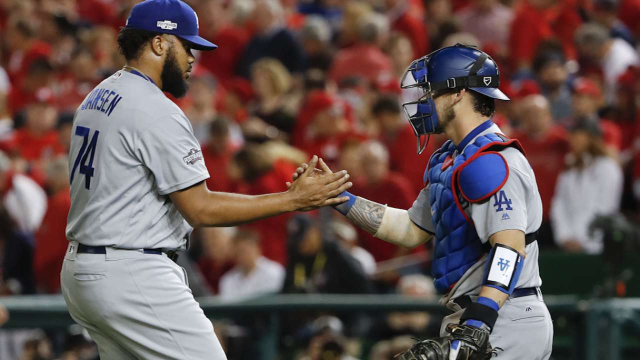 Sarah's Take: Roberts motivates Dodgers through adversity
