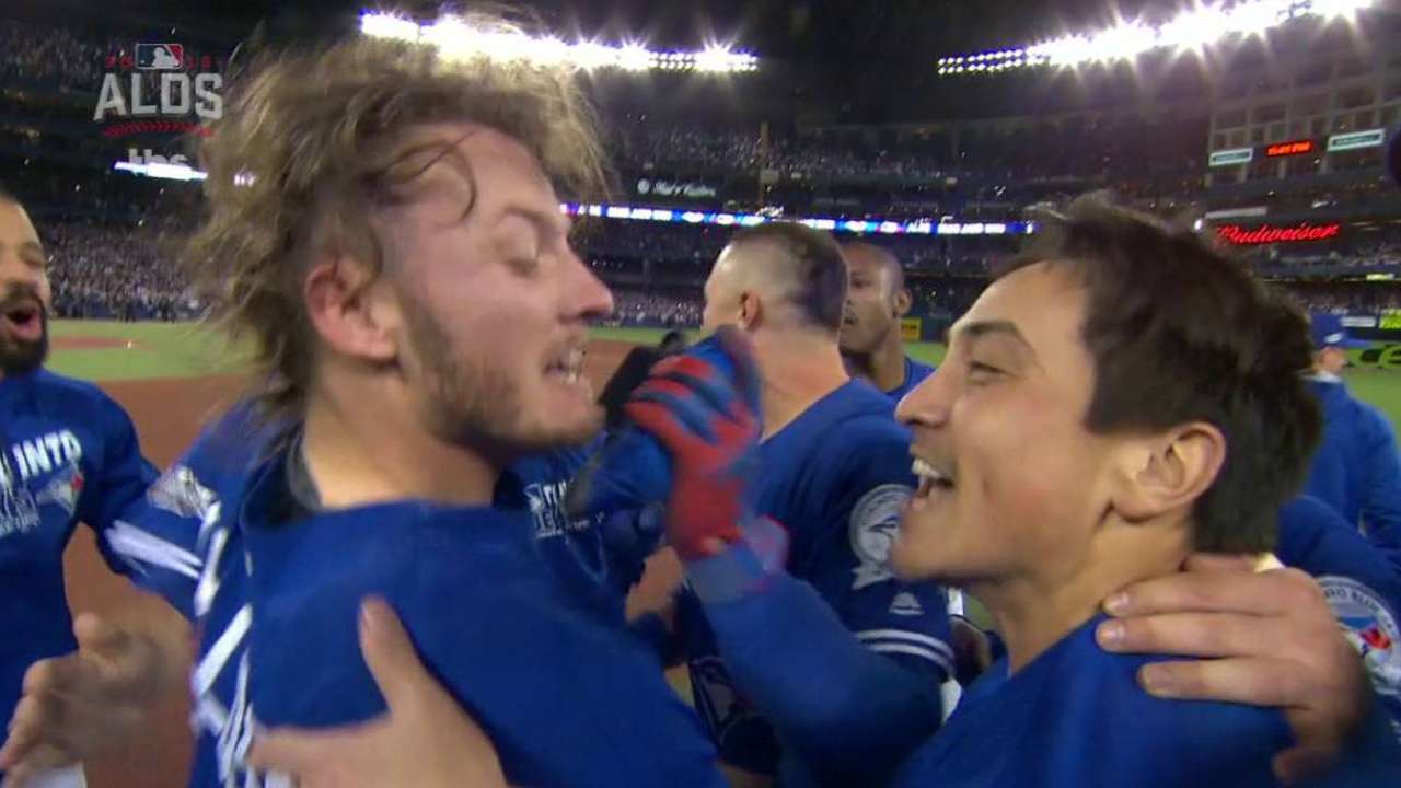 Blue Jays walk off to ALCS on Donaldson's dash