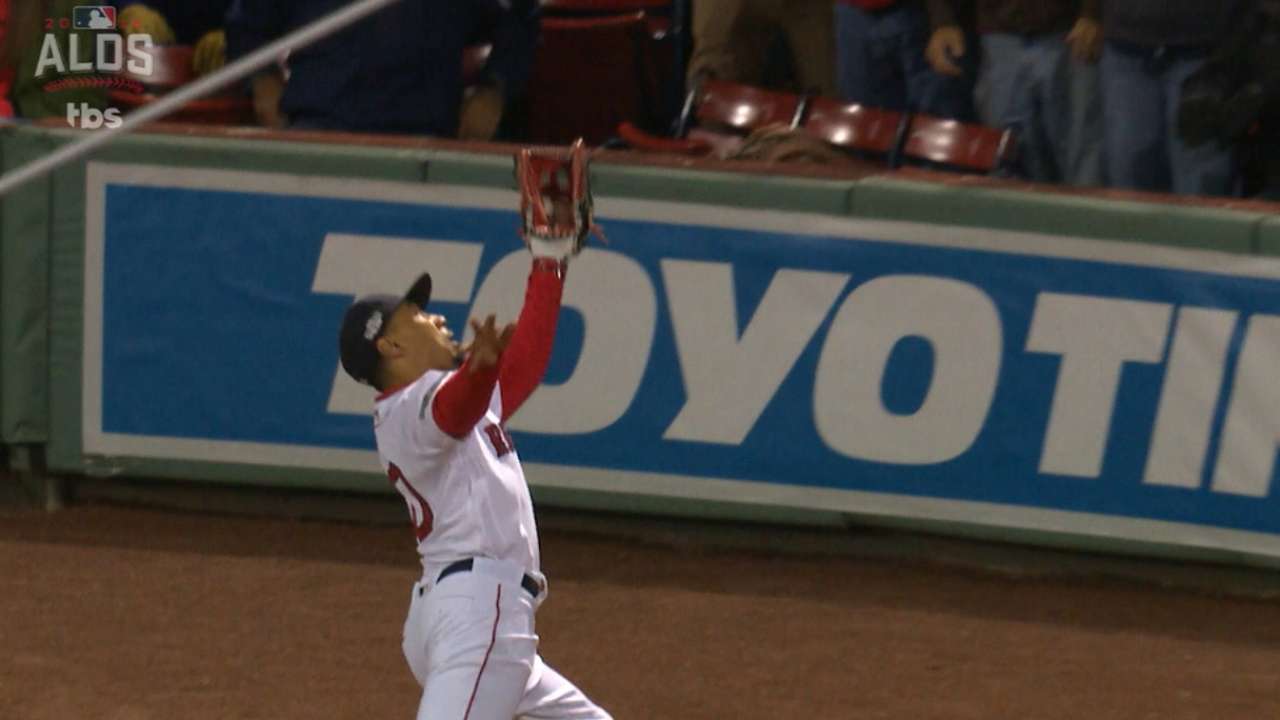 Betts' running grab