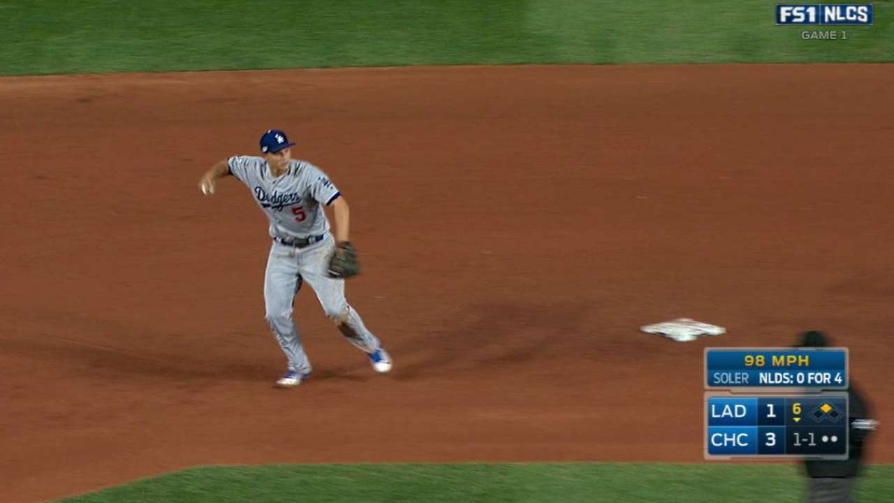 Baez works through trouble