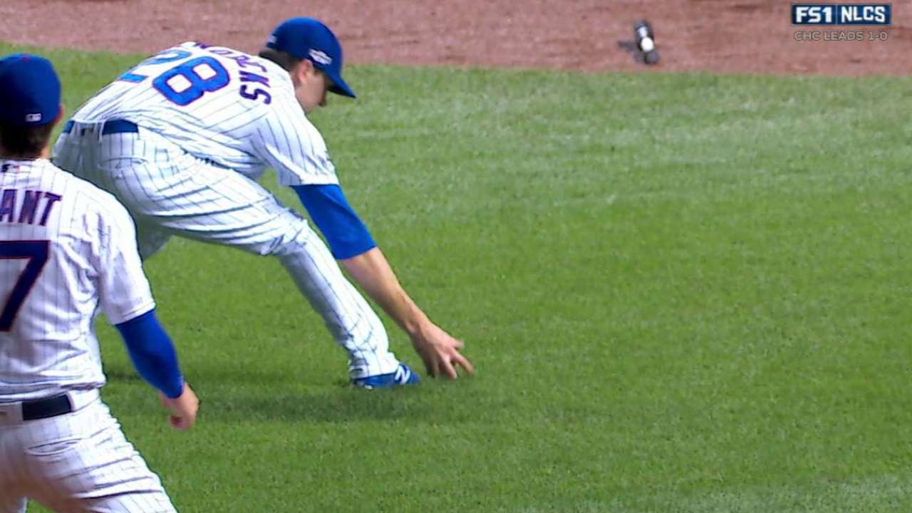 Hendricks barehands, nabs Utley