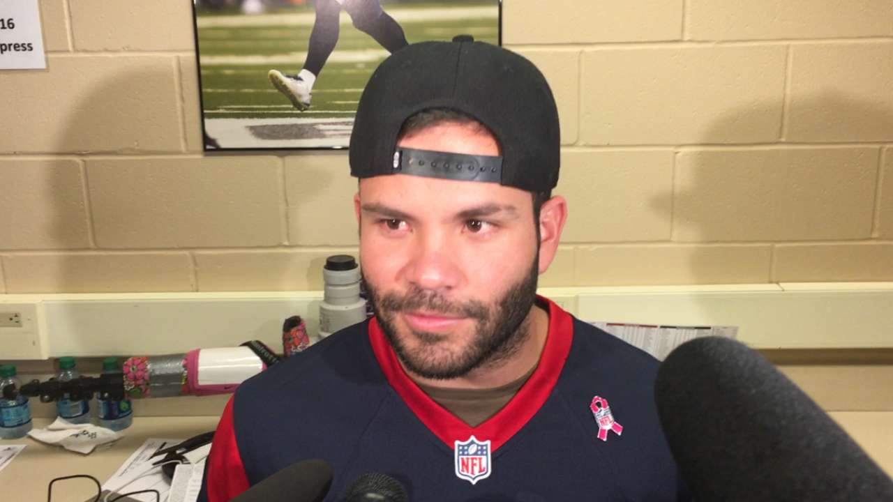 Man of the people: Altuve receives warm welcome at Texans game