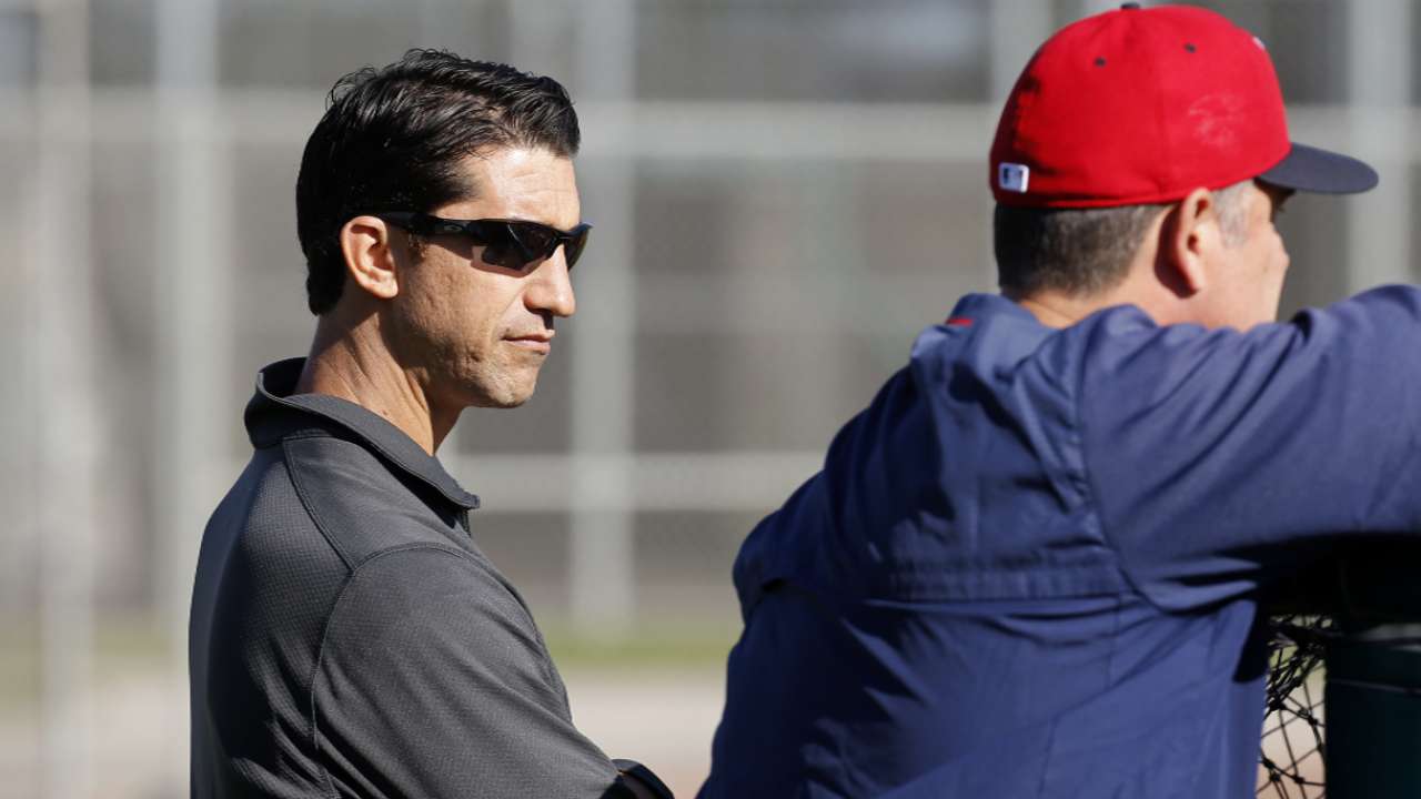 D-backs name former Boston exec Hazen GM