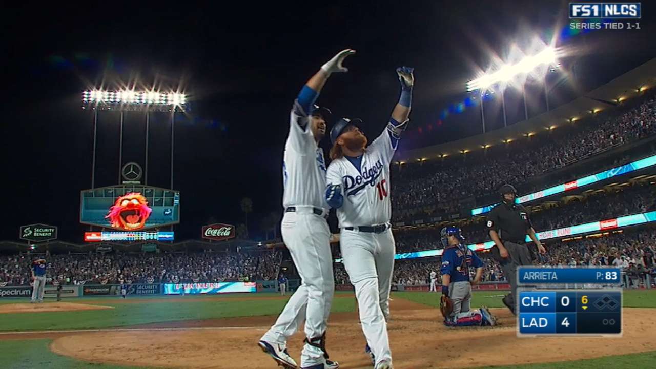 Dodgers give Jansen, Turner qualifying offers