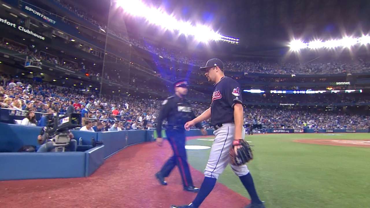 Shaw escapes jam in the 5th