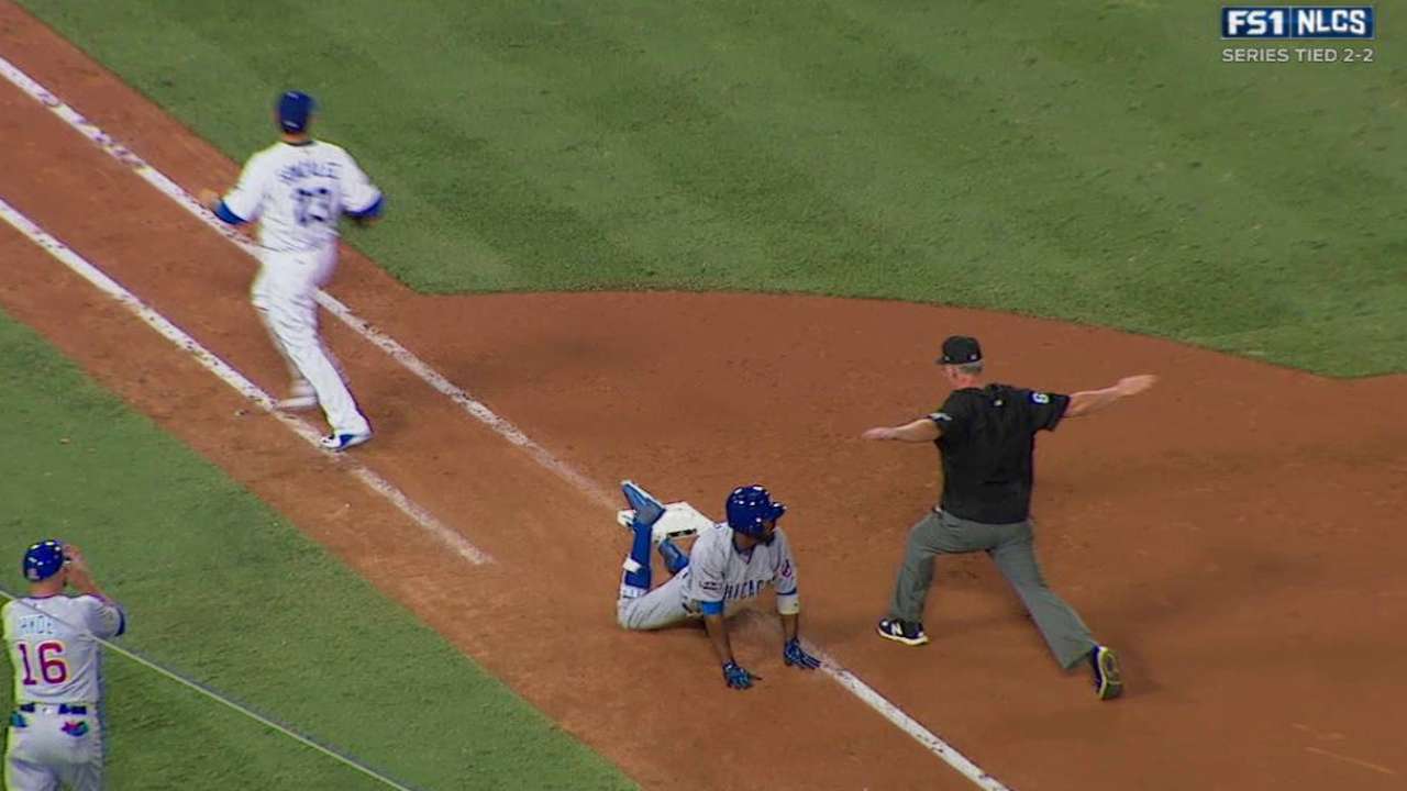 Fowler's RBI infield single