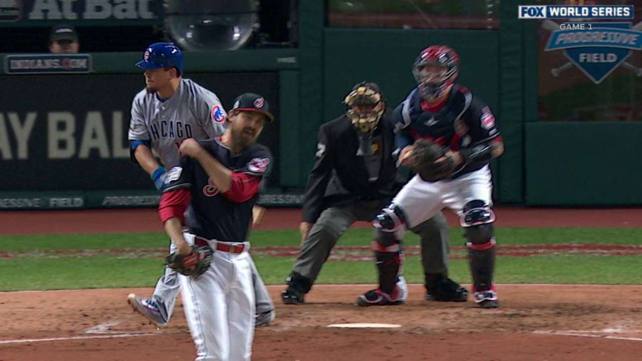 Schwarber draws a walk