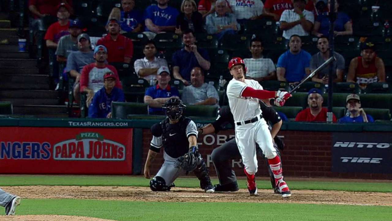 Ryan Rua lidera remontada de Rangers sobre Medias Blancas