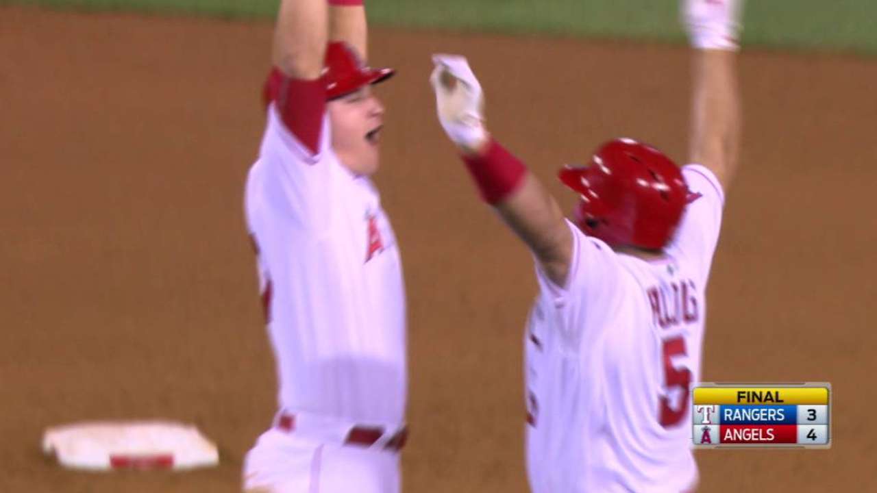 Con hit de Pujols en la 9na Angelinos dejan tendidos a Rangers