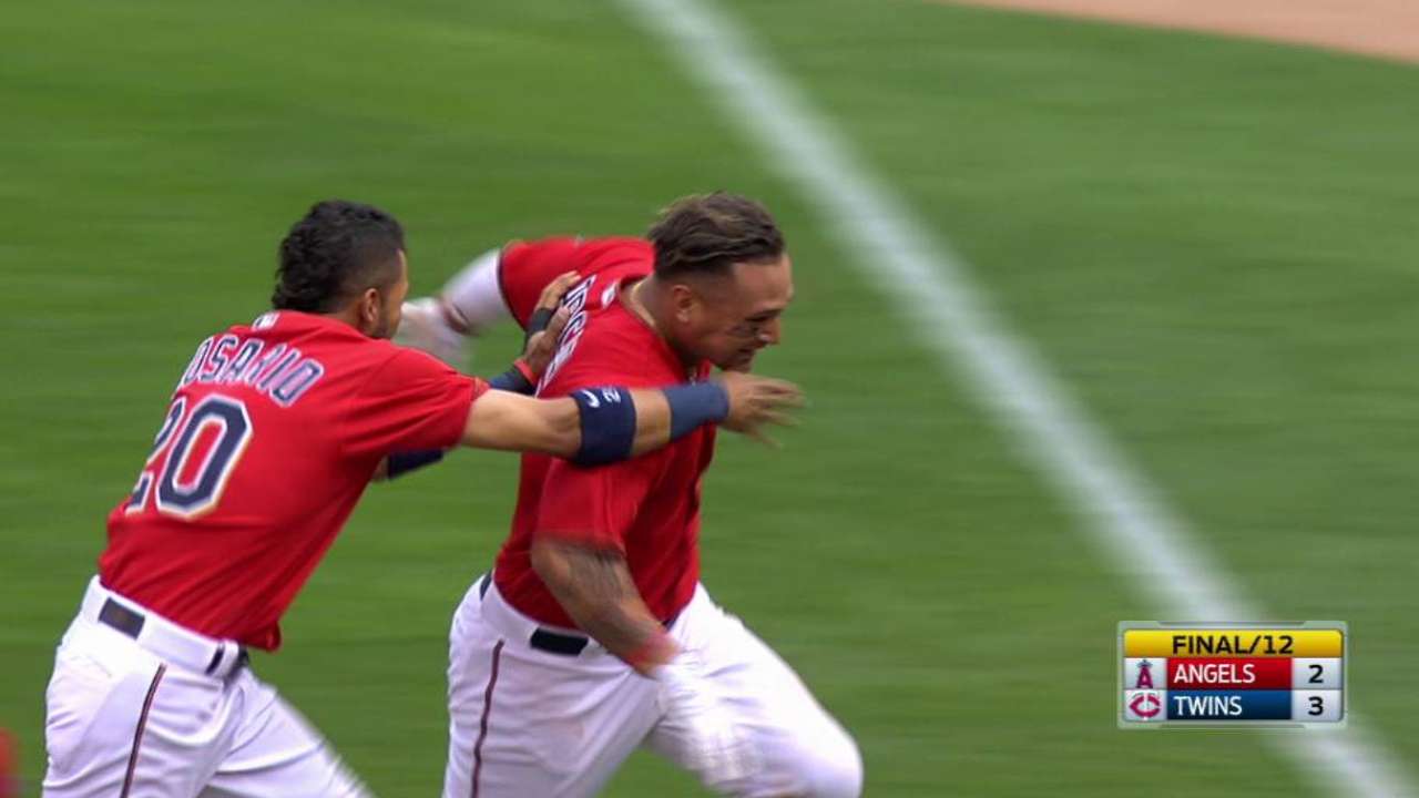 Minnesota barre a Angels con hit de Arcia en la 12da