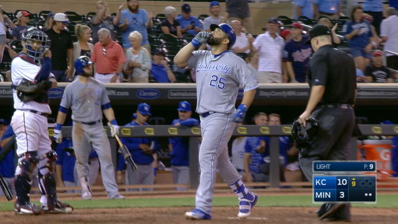 Source: Blue Jays sign Morales to 3-year deal