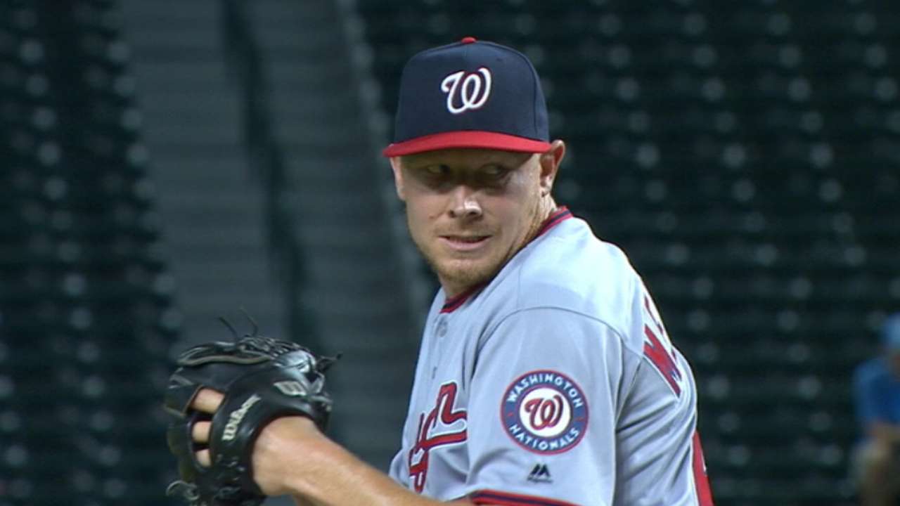 Giants looking at closers