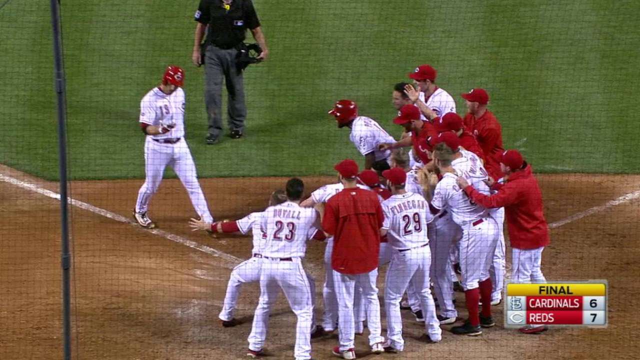 Votto decide triunfo de Rojos sobre S.L. con jonrón en la 9na