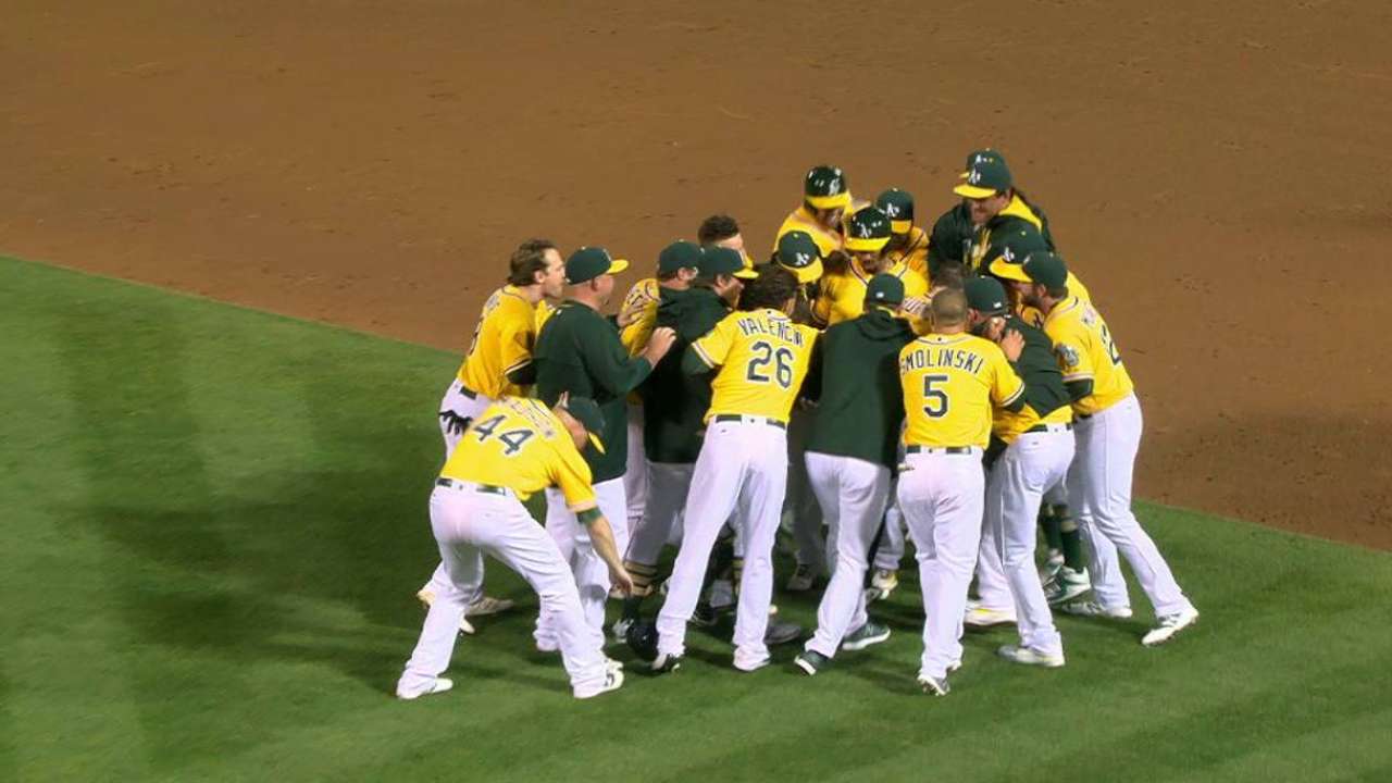Con hit de Burns Atléticos dejan tendidos a los Angelinos en la 9na
