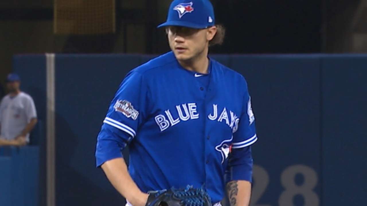 Cardinals sign Cecil
