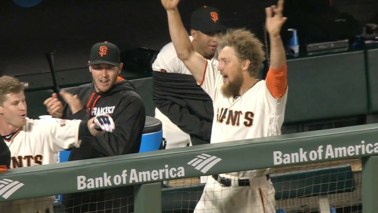 Cueto domina a Rockies y mantiene a Gigantes en lucha por comodín