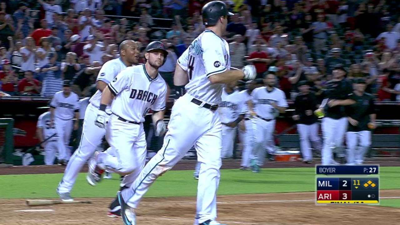 D-backs win on walk-off walk, Tomas' twin jacks