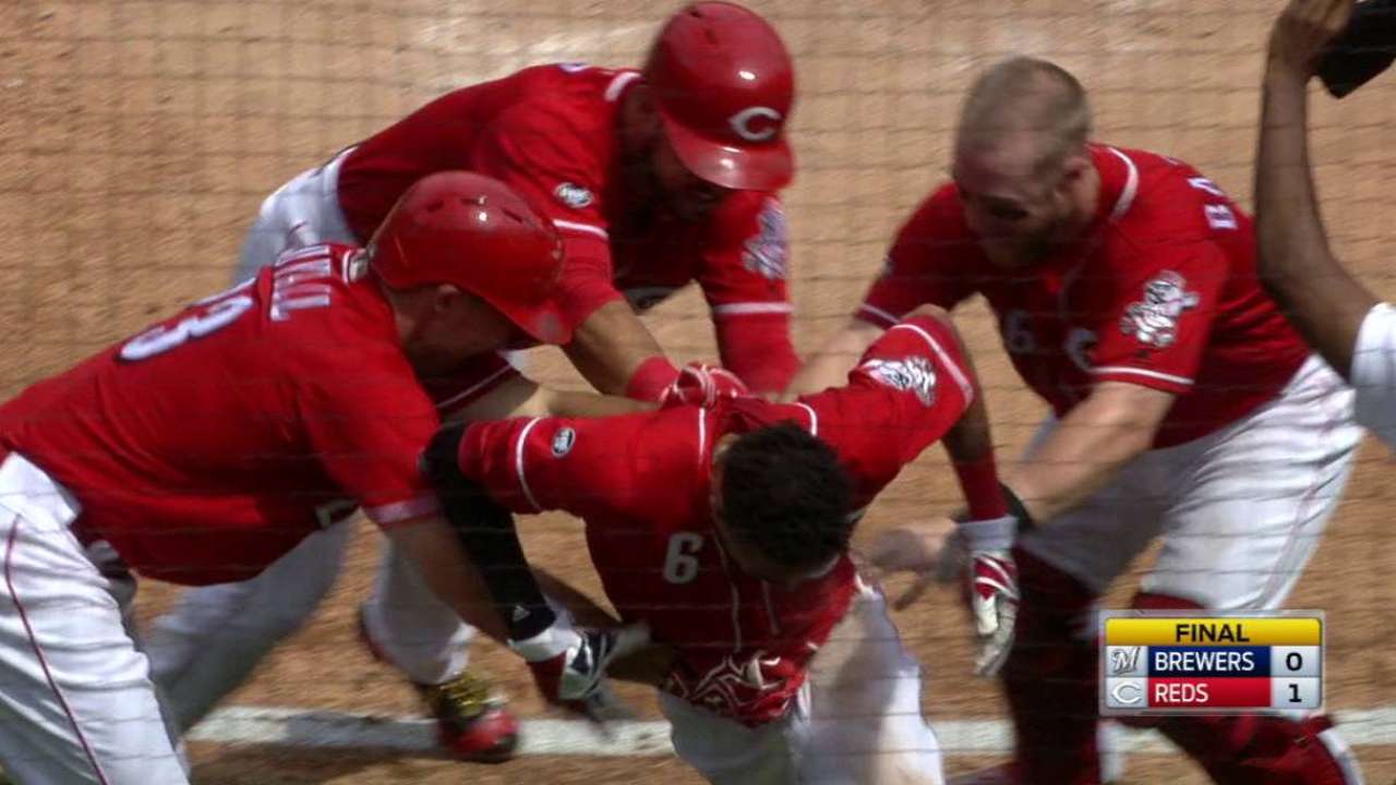 Billy ball! Hamilton, Reds walk off on passed ball