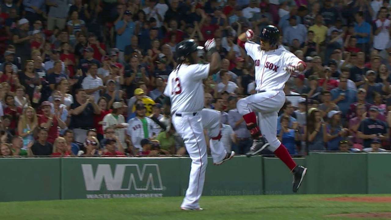 Betts, Porcello impulsan a Medias Rojas sobre Rays