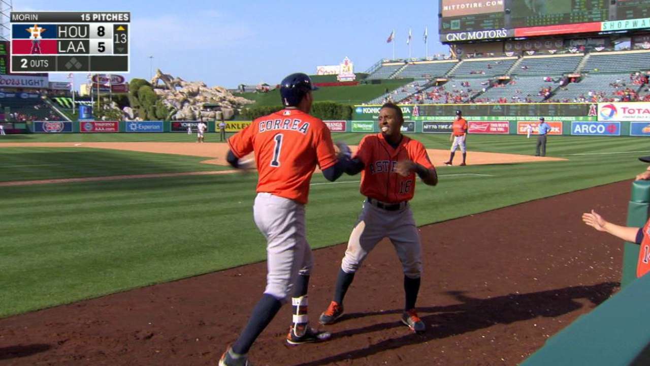 Correa impulsó a los Astros con jonrón en la 13ra