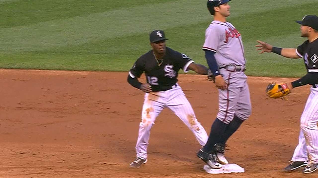 Bravos superan un triple play y ganan a Medias Blancas