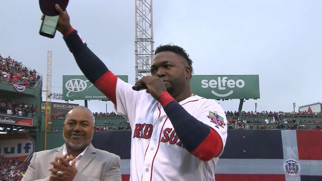 Emotional Papi honored with stirring ceremony