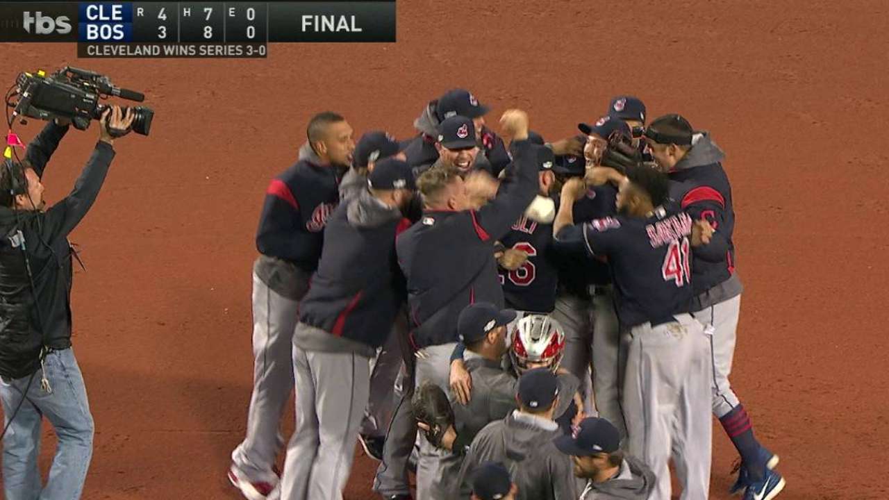 Indians sweep way into ALCS in Papi's finale