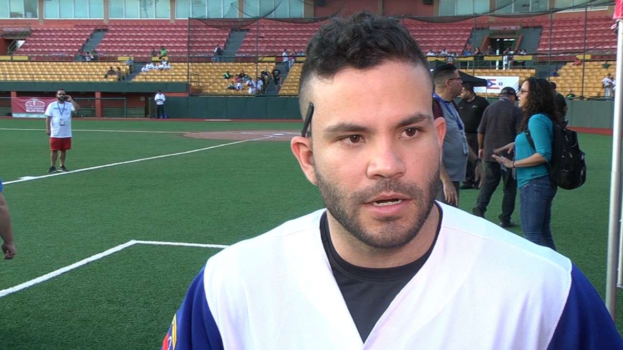 Altuve helps out at PR clinic