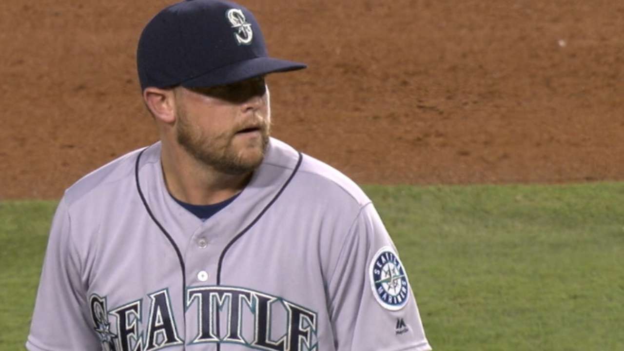 Reds ink reliever Storen to deal
