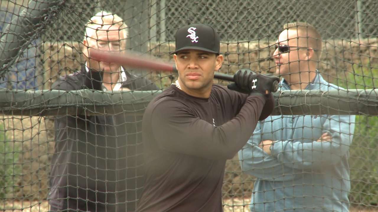 Moncada shows off skills at White Sox camp