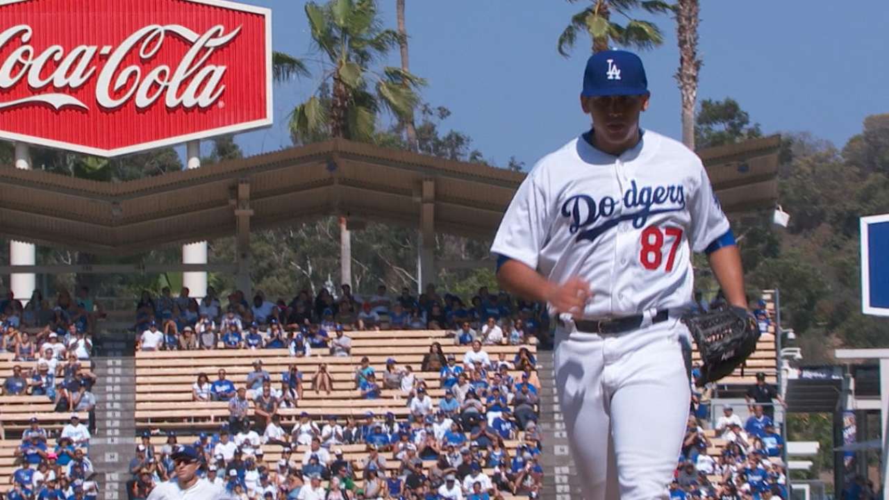 Top Prospects: De Leon, LAD