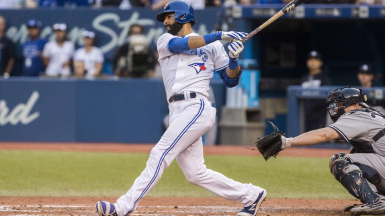 Bautista re-signs with Toronto