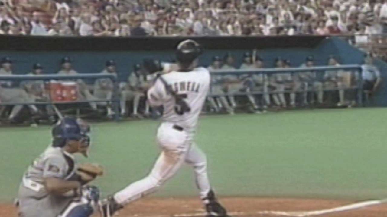 Bags to riches! Bagwell gets Hall call