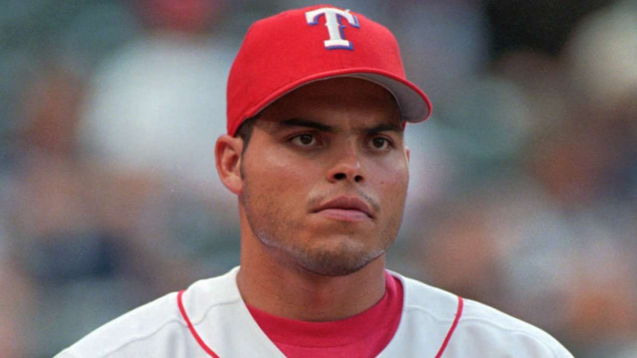 Pudge entering HOF with Rangers