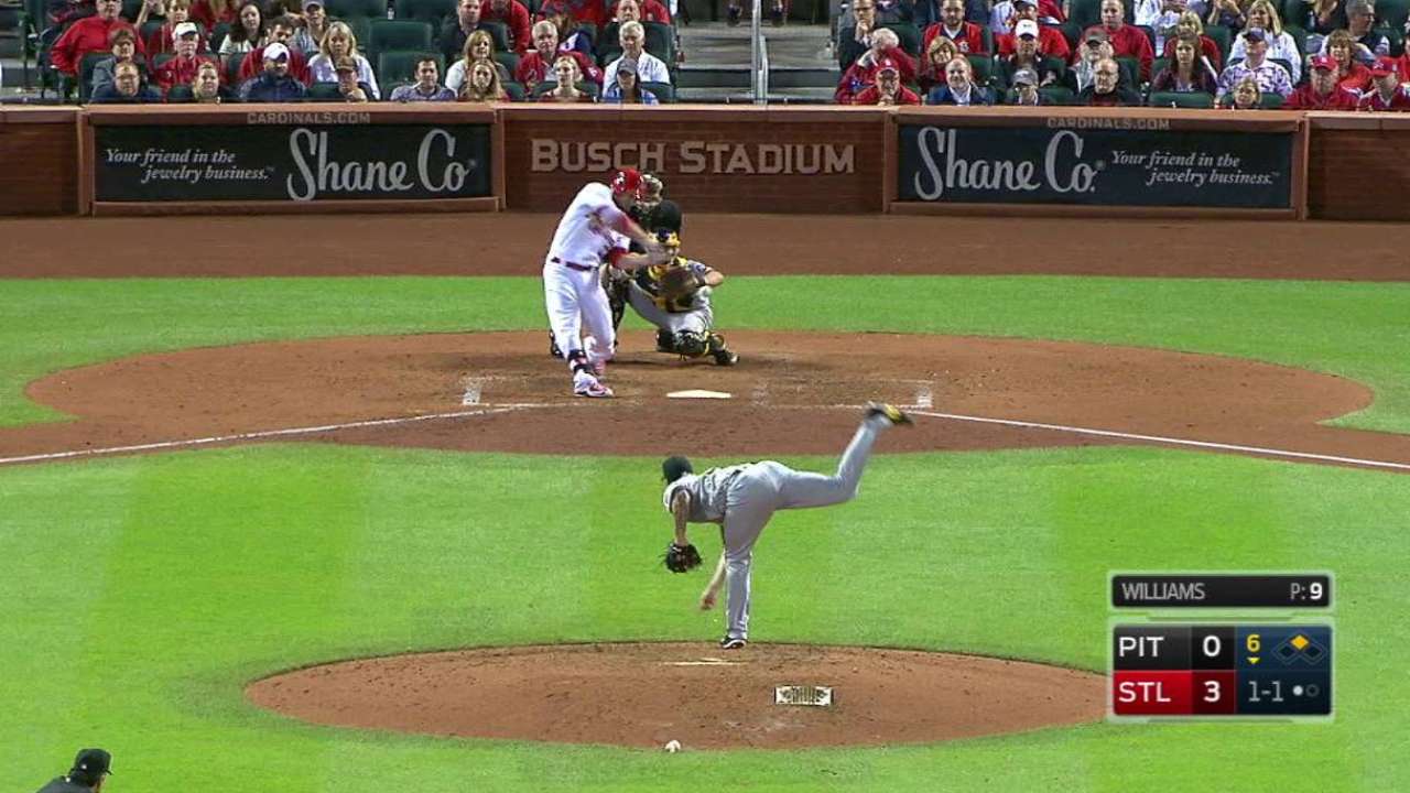 Moss snaps out of funk with big homer
